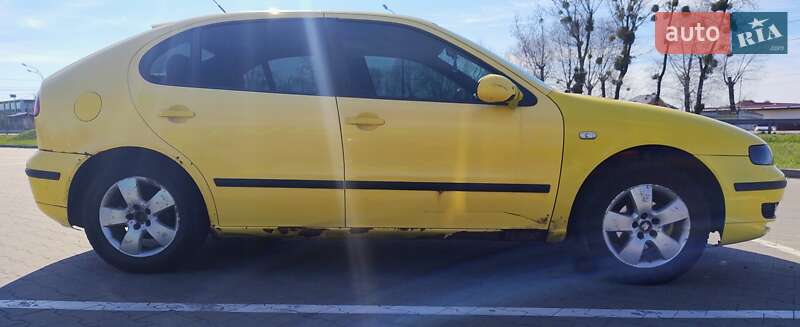 Хэтчбек SEAT Leon 2003 в Киеве