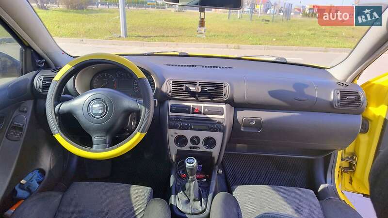 Хэтчбек SEAT Leon 2003 в Киеве