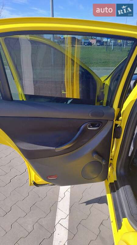 Хэтчбек SEAT Leon 2003 в Киеве