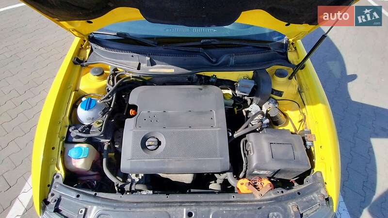 Хэтчбек SEAT Leon 2003 в Киеве