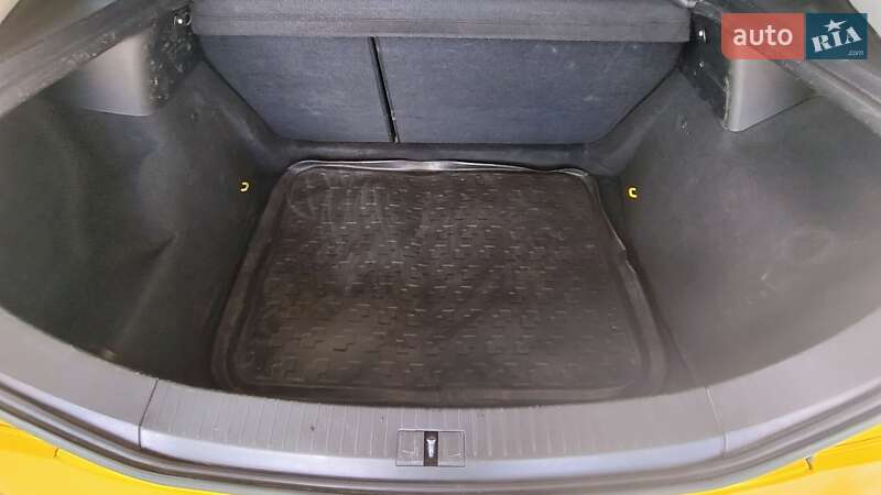 Хэтчбек SEAT Leon 2003 в Киеве