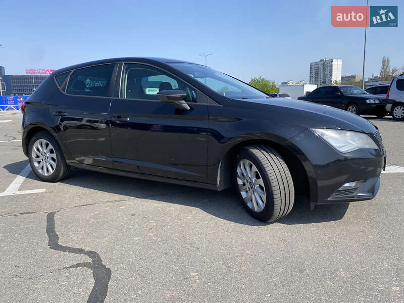 Хэтчбек SEAT Leon 2013 в Киеве