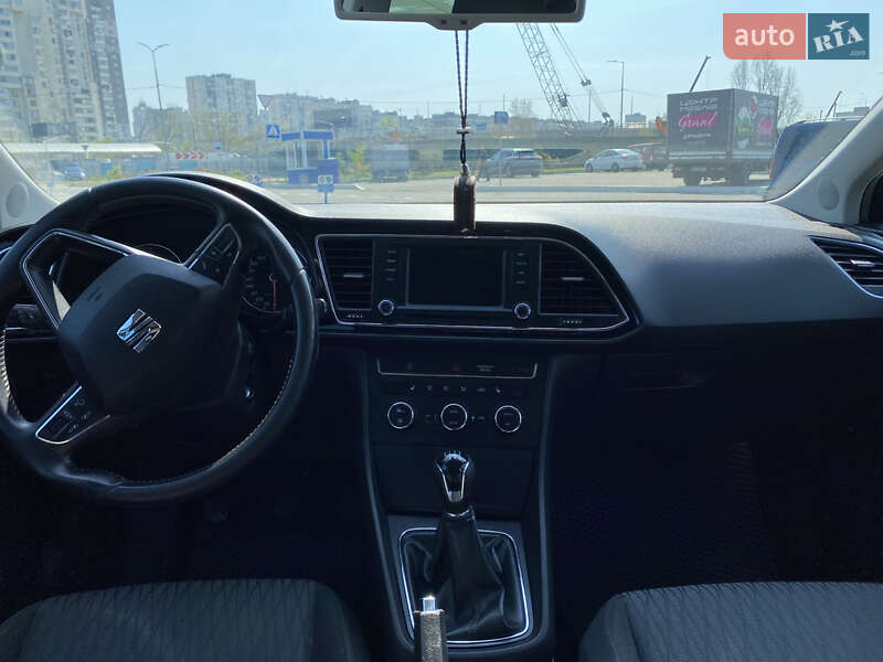 Хэтчбек SEAT Leon 2013 в Киеве