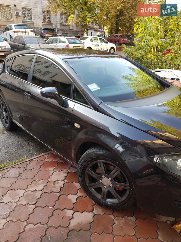 Хетчбек SEAT Leon 2006 в Києві