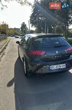 Хетчбек SEAT Leon 2011 в 