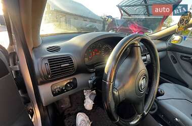 Хэтчбек SEAT Leon 2001 в 