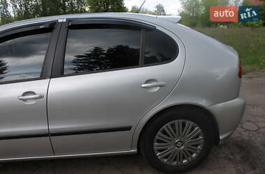 Хэтчбек SEAT Leon 2001 в 