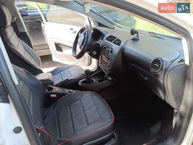 Хэтчбек SEAT Leon 2010 в Чернигове