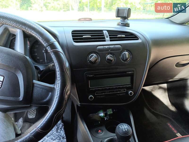 Хэтчбек SEAT Leon 2010 в Чернигове