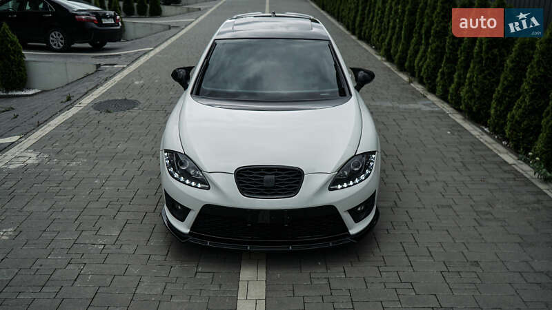 Хетчбек SEAT Leon 2010 в 