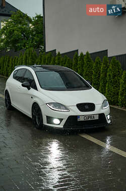Хетчбек SEAT Leon 2010 в 