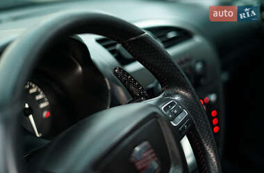 Хетчбек SEAT Leon 2010 в 