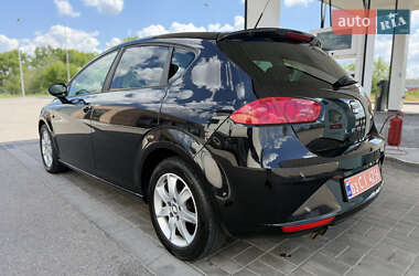 Хетчбек SEAT Leon 2011 в 