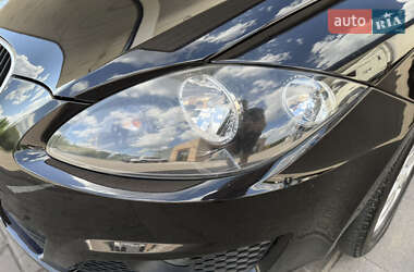Хетчбек SEAT Leon 2011 в 