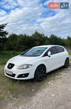 Хэтчбек SEAT Leon 2011 в Барышевке