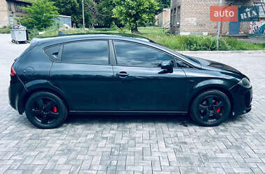Хэтчбек SEAT Leon 2005 в 