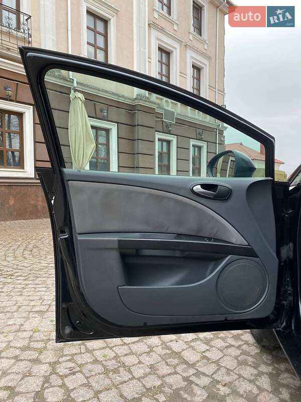 Хэтчбек SEAT Leon 2010 в Каменец-Подольском фото 10 Хэтчбек SEAT Leon 2010 в Каменец-Подольском