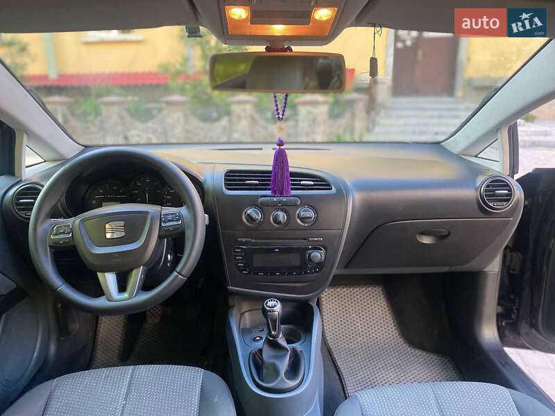 Хэтчбек SEAT Leon 2010 в Каменец-Подольском фото 19 Хэтчбек SEAT Leon 2010 в Каменец-Подольском