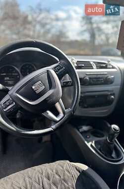 Хэтчбек SEAT Leon 2009 в 