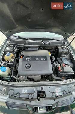 Хэтчбек SEAT Leon 2002 в 