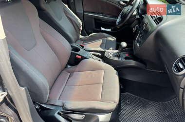 Хэтчбек SEAT Leon 2006 в 