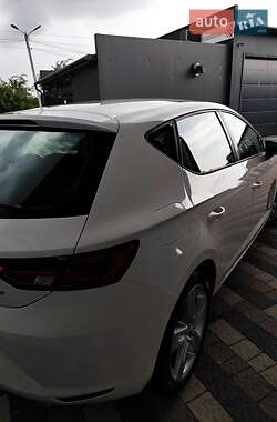Хэтчбек SEAT Leon 2013 в 