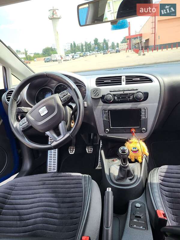 Хэтчбек SEAT Leon 2010 в Киеве