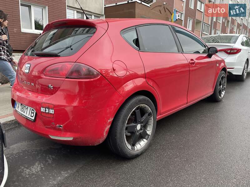 Хэтчбек SEAT Leon 2006 в Киеве
