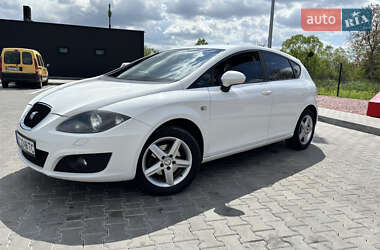 Хэтчбек SEAT Leon 2011 в 