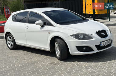 Хэтчбек SEAT Leon 2011 в 