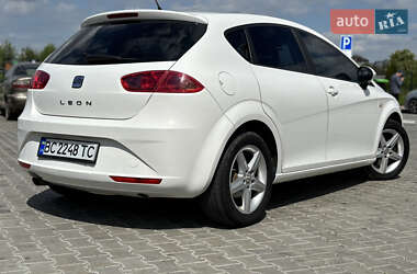Хэтчбек SEAT Leon 2011 в 