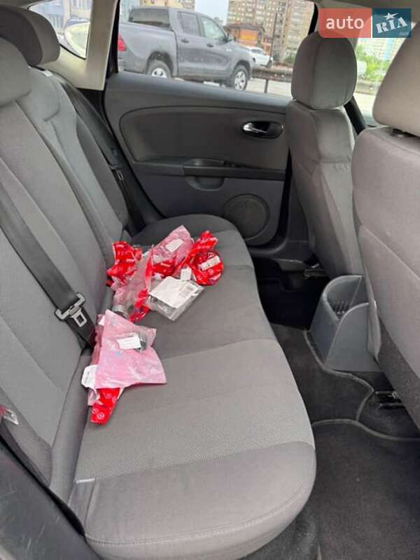 Хэтчбек SEAT Leon 2007 в Киеве