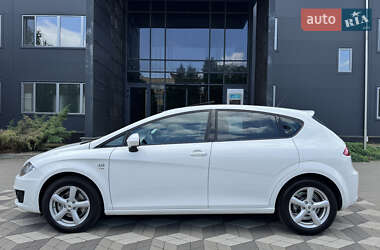 Хэтчбек SEAT Leon 2012 в 