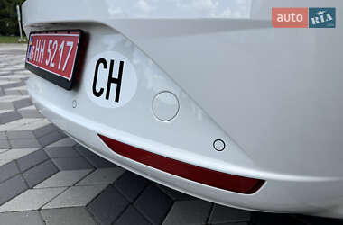 Хэтчбек SEAT Leon 2012 в 