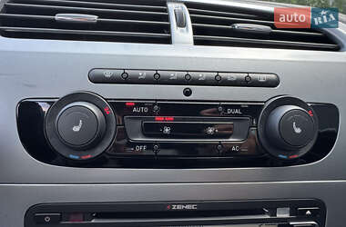 Хэтчбек SEAT Leon 2012 в 