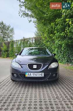 Хэтчбек SEAT Leon 2008 в Киеве