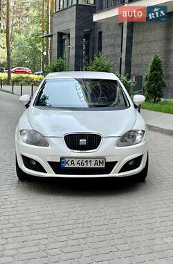 Хэтчбек SEAT Leon 2011 в 