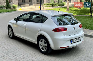 Хэтчбек SEAT Leon 2011 в 