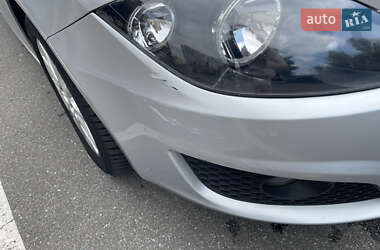 Хэтчбек SEAT Leon 2011 в 