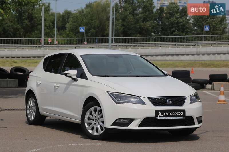 Хэтчбек SEAT Leon 2015 в 
