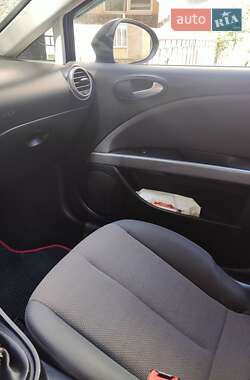 Хэтчбек SEAT Leon 2010 в 