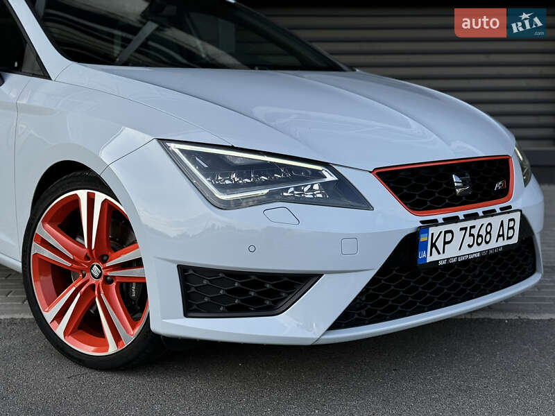Хэтчбек SEAT Leon 2016 в Киеве