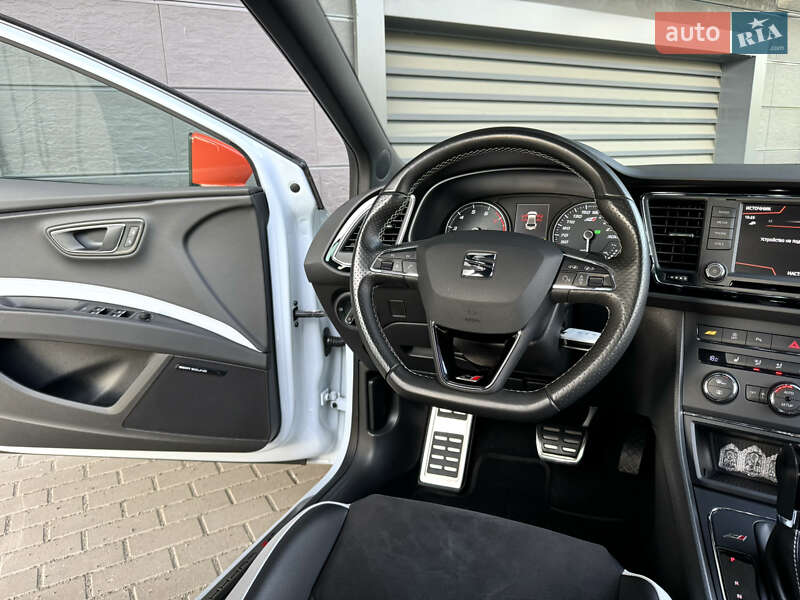 Хэтчбек SEAT Leon 2016 в Киеве