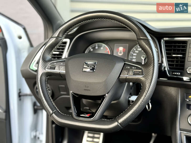 Хэтчбек SEAT Leon 2016 в Киеве