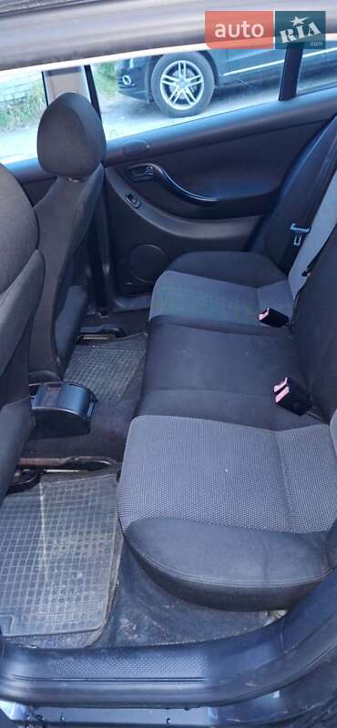 Хэтчбек SEAT Leon 2004 в Львове