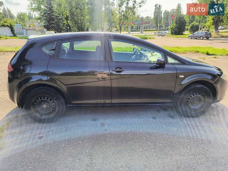 Хэтчбек SEAT Leon 2005 в Чернигове