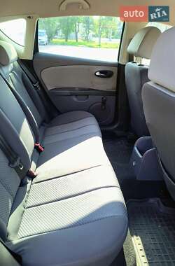 Хэтчбек SEAT Leon 2005 в 