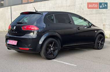 Хэтчбек SEAT Leon 2011 в 