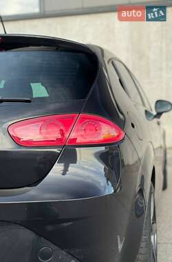 Хэтчбек SEAT Leon 2011 в 