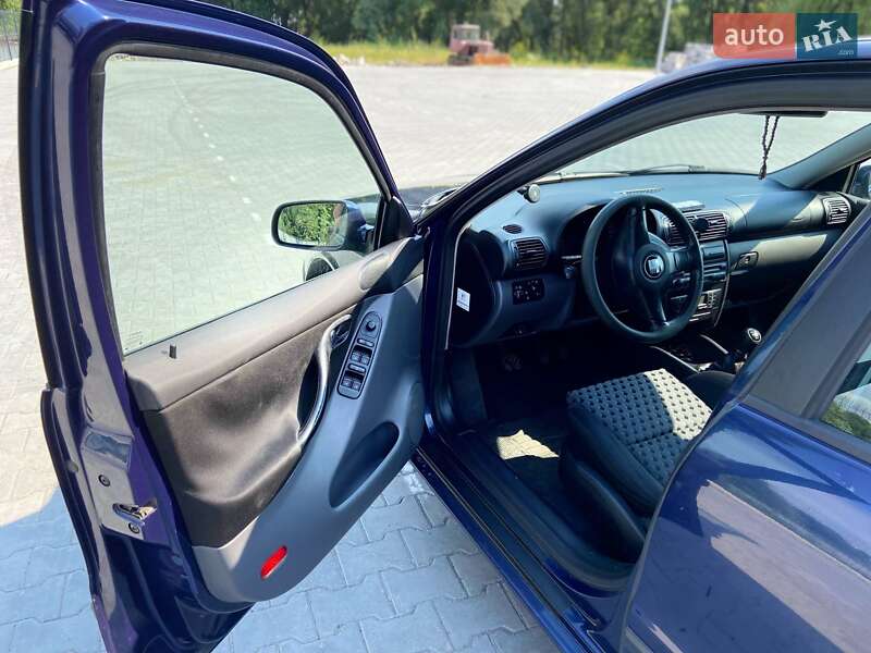 Хэтчбек SEAT Leon 2001 в Здолбунове